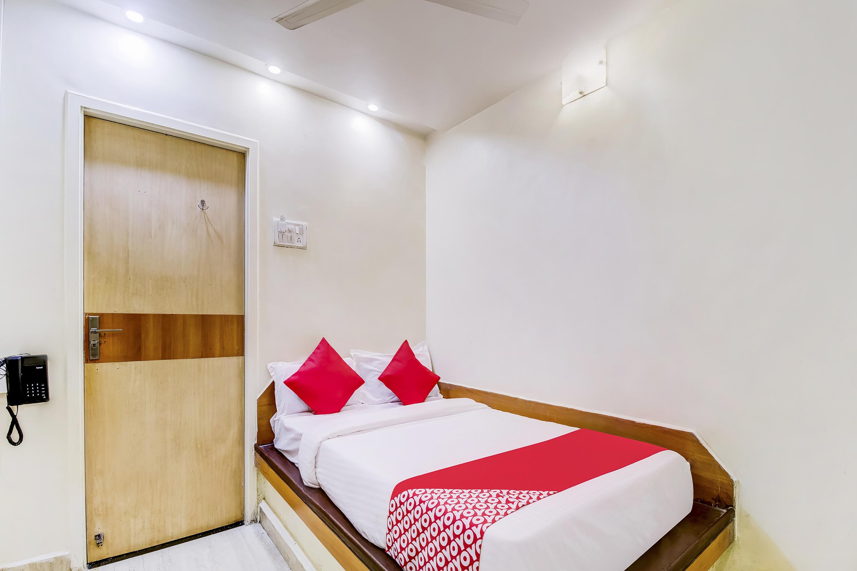 Super Oyo Hotel Dreamland มุมไบ ภายนอก รูปภาพ