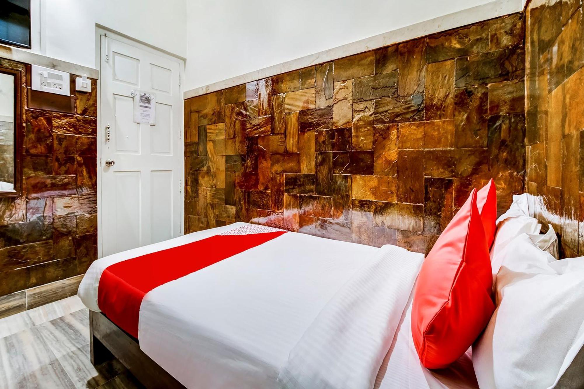 Super Oyo Hotel Dreamland มุมไบ ภายนอก รูปภาพ