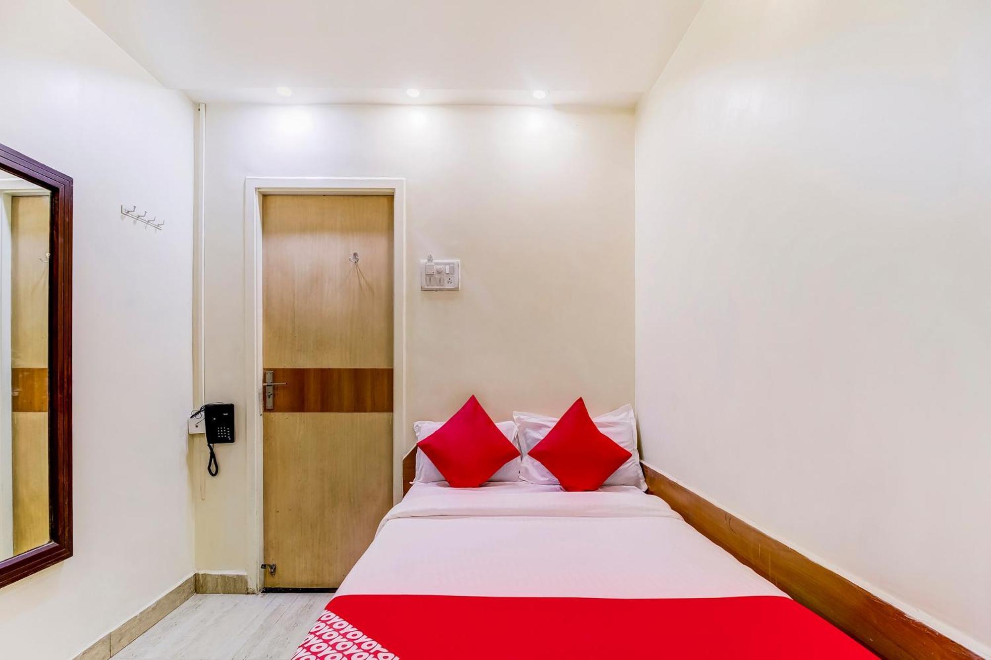 Super Oyo Hotel Dreamland มุมไบ ภายนอก รูปภาพ
