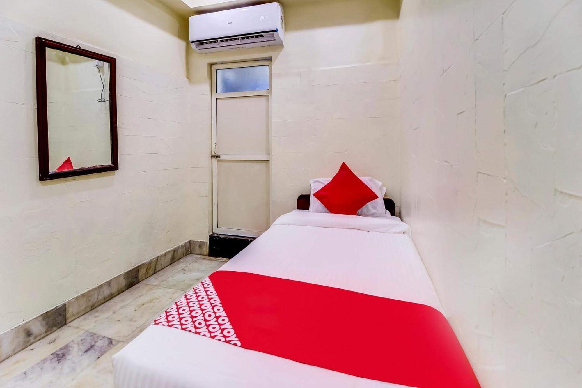 Super Oyo Hotel Dreamland มุมไบ ภายนอก รูปภาพ