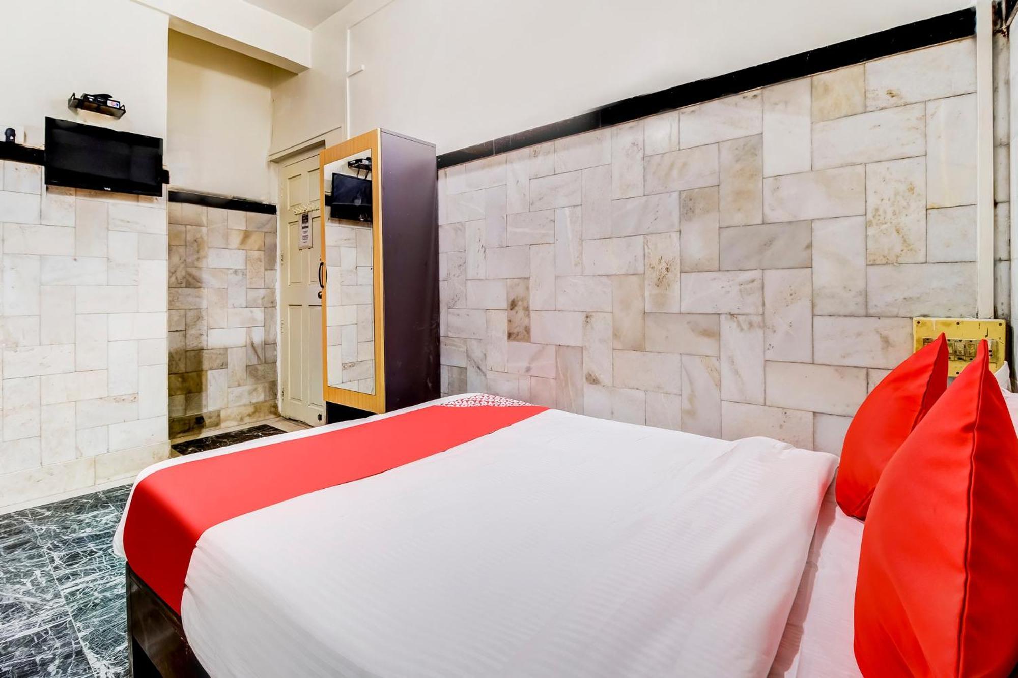 Super Oyo Hotel Dreamland มุมไบ ภายนอก รูปภาพ